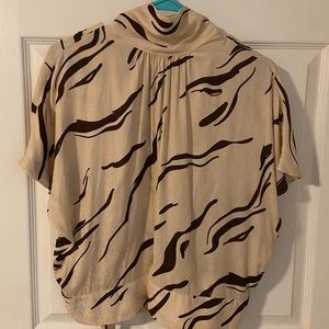 Nine West Blouse with tie & Banded waist Size Med.